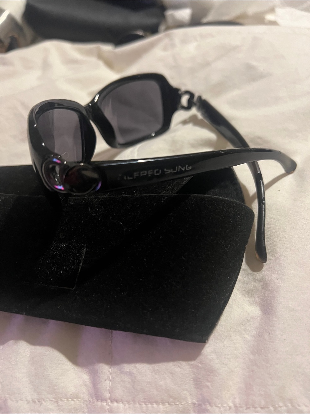 ALFRED SUNG Women's Black Rectangle Sunglasses - Picture 3 of 8